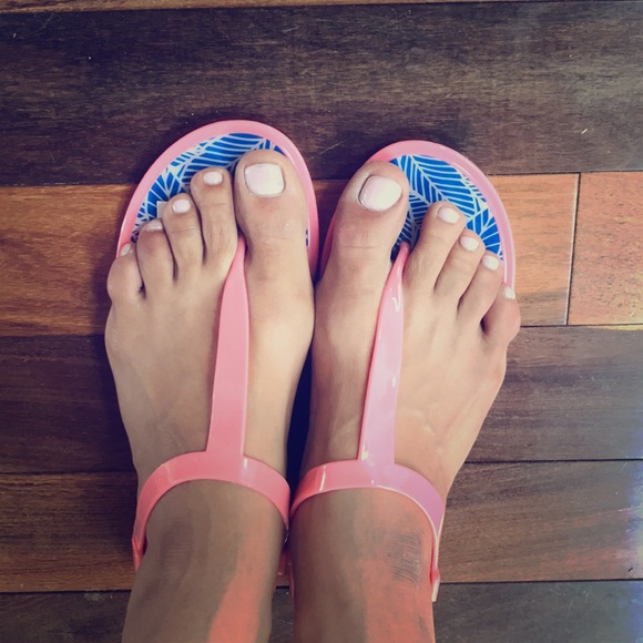 New in package T strap jelly sandals - Picture 1 of 2